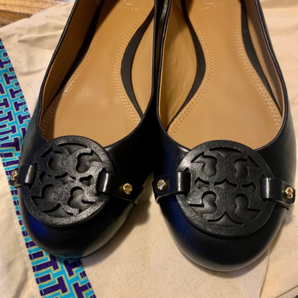 Tory Burch leather flats - Picture 2 of 3
